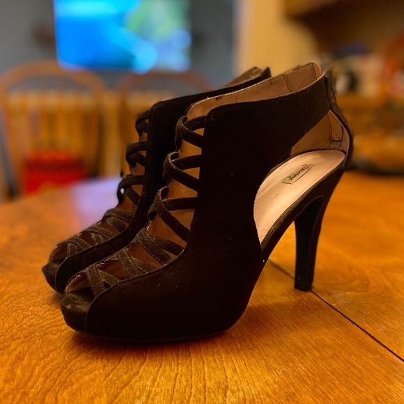 Open toed heels - Picture 1 of 4